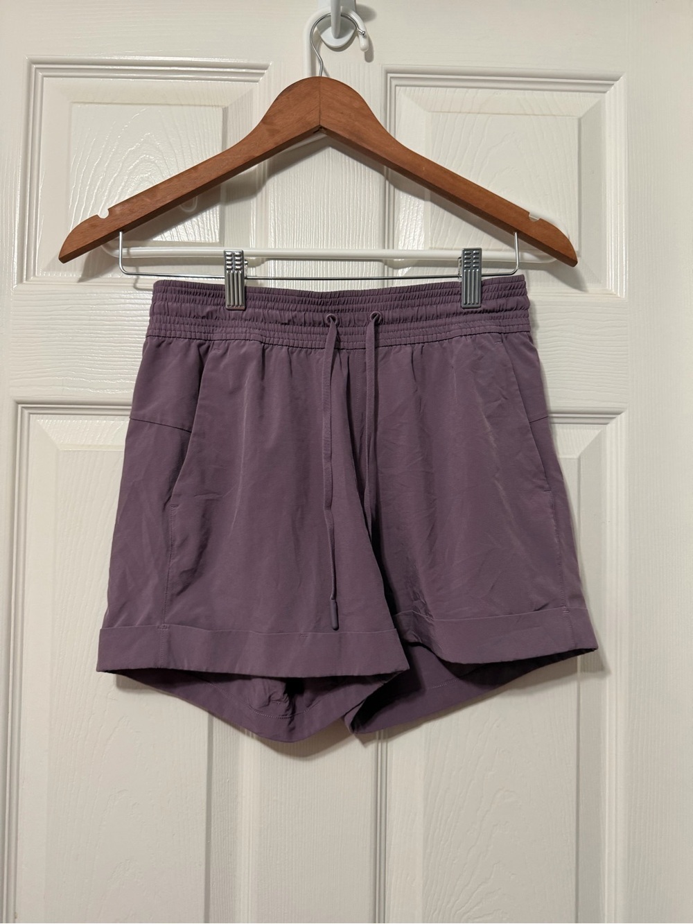 Lululemon spring breakaway shorts 3” size 4 euc